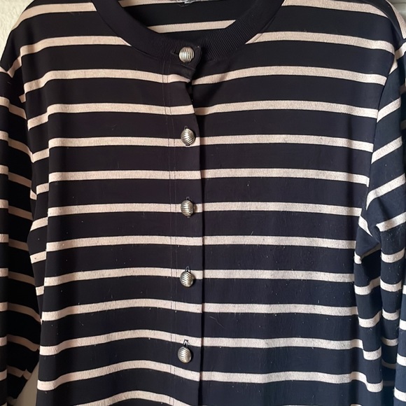 Vintage tan & black long sleeve button down sweater with front pockets - Picture 2 of 6